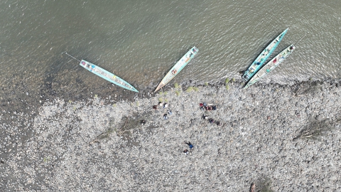 Karangan di Tepian Sungai Kayan